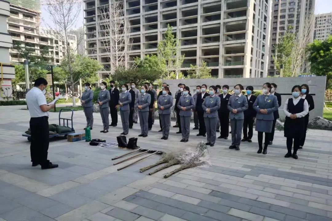 雨中堅守護家園，筑牢汛期安全墻(圖2)