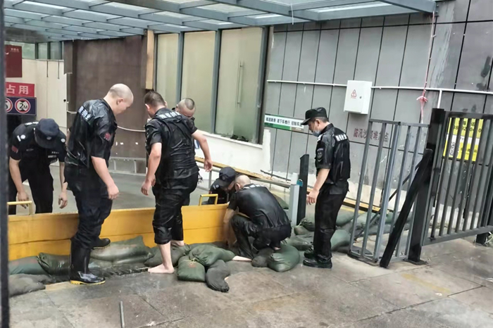 雨中堅守護家園，筑牢汛期安全墻(圖9)